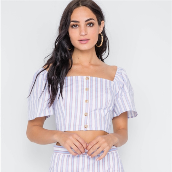 Tops - 🆕 Red White & Blue Striped Crop Top